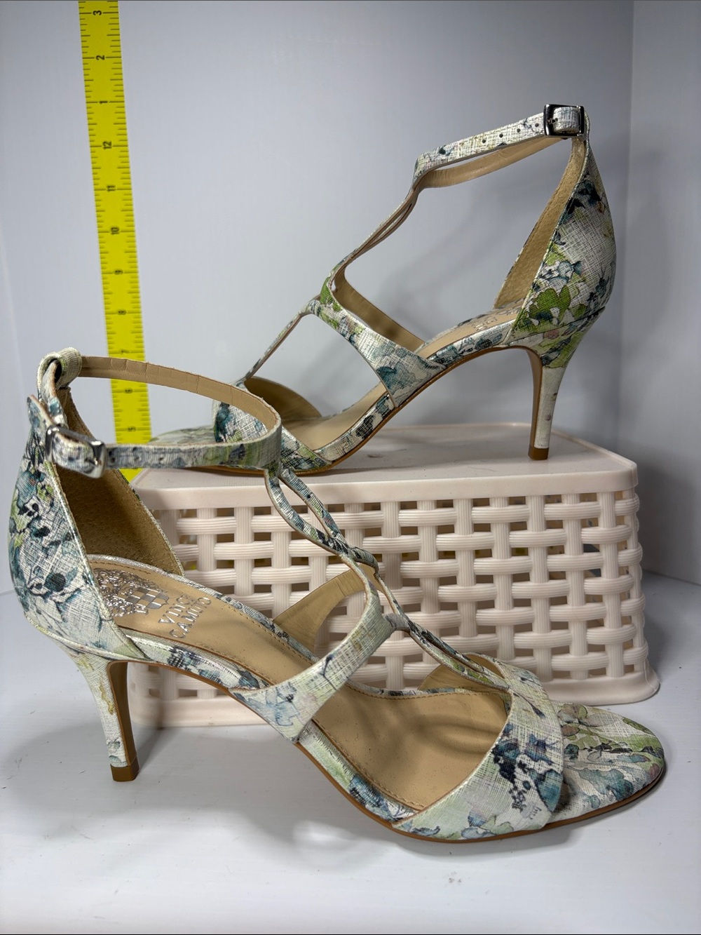 Vince Camuto Floral Strappy Mid-Heel Sandals in Green Print. Box 28